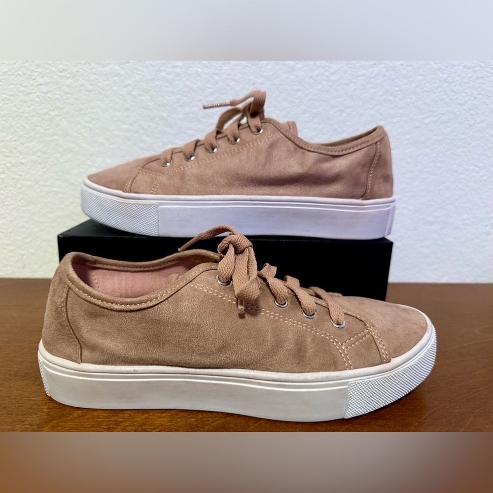 ASOS Wide Fit Lace Up Sneakers in Warm Beige Sz 6